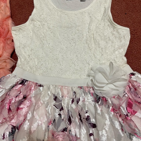 Peach and White Floral Girls Dresses - Picture 2 of 5